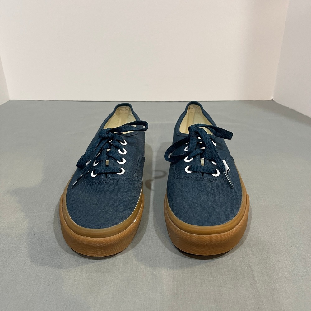 Vans Authentic Sneakers Womens 7 Mens 5.5 Navy Blue Gum Sole Low Top Skate Shoes - Picture 2 of 7